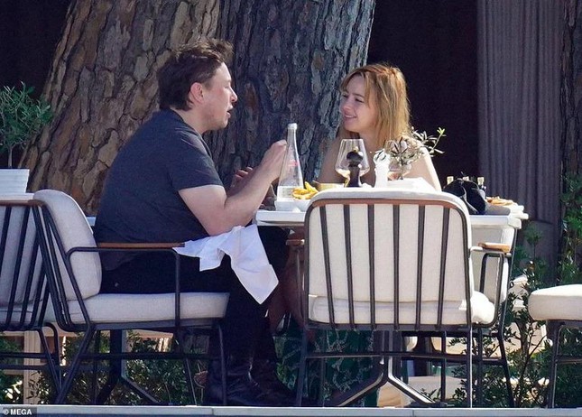 Những điều chưa biết về bạn gái mới của tỷ phú Elon Musk - Ảnh 2.