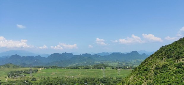 Mai Châu đang là thiên đường lúa chín đầu hạ đẹp nhất nhì vùng Tây Bắc, thu hút rất nhiều bạn trẻ đến chụp ảnh - Ảnh 5.