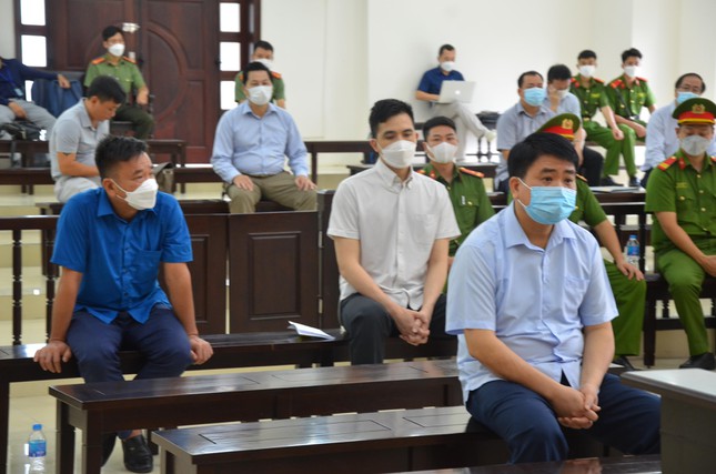  Hình ảnh cựu Chủ tịch Hà Nội Nguyễn Đức Chung tại phiên phúc thẩm vụ mua chế phẩm Redoxy-3C  - Ảnh 3.