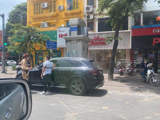 Thực hư chuyện cầu thủ Quang Hải bị CSGT dừng xe vì vượt đèn đỏ - Ảnh 1.