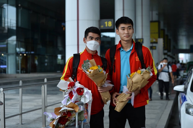 Khuất Văn Khang: Mong các đội bóng V.League hãy kiên trì với cầu thủ trẻ chúng tôi - Ảnh 2.