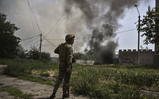 Nếu không còn vũ khí, Ukraine sẵn sàng đánh Nga “bằng xẻng” - Ảnh 5.