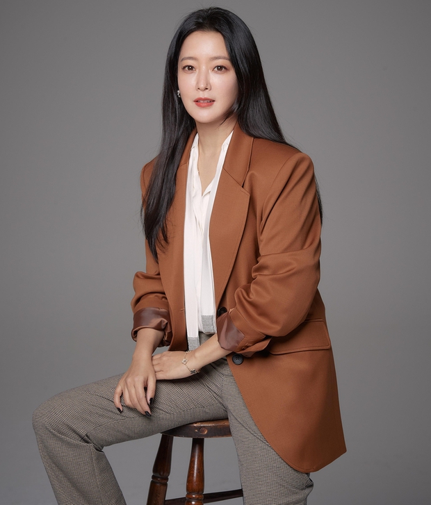 “Đệ nhất mỹ nhân xứ Hàn” Kim Hee Sun: Từng đau đớn muốn rời làng giải trí sau khi con gái chào đời - Ảnh 5.