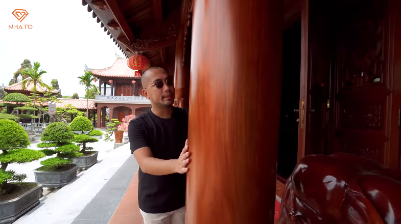 Cận cảnh biệt phủ gỗ hương 4.000m2 đại gia xứ Nghệ l&agrave;m của hồi m&ocirc;n cho con g&aacute;i - Ảnh 6.