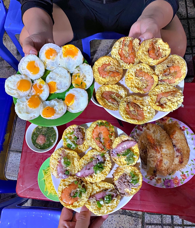 4 quán bánh căn ở Nha Trang cứ ăn là “dính”, người dân địa phương cũng khen tấm tắc - Ảnh 20.