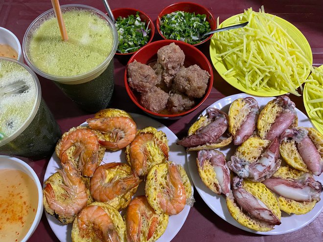 4 quán bánh căn ở Nha Trang cứ ăn là “dính”, người dân địa phương cũng khen tấm tắc - Ảnh 21.