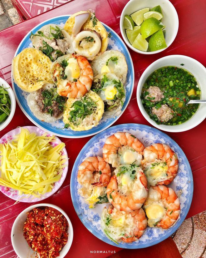 4 quán bánh căn ở Nha Trang cứ ăn là “dính”, người dân địa phương cũng khen tấm tắc - Ảnh 6.