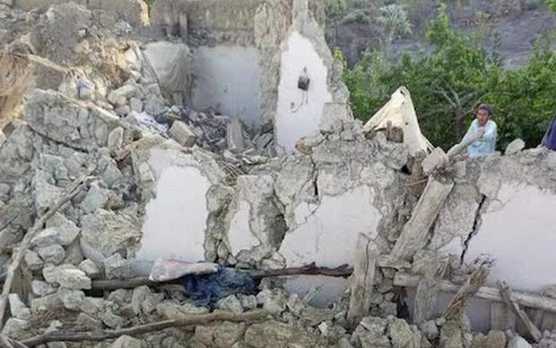 Hình ảnh hiện trường đổ nát sau trận động đất lớn tại Afghanistan khiến ít nhất 280 người thiệt mạng - Ảnh 6.