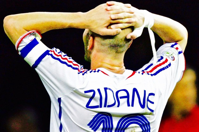 Tuổi 50, Zidane tiết lộ bến đỗ tương lai, số 5 định mệnh và đằng sau cú húc đầu tại World Cup 2006 - Ảnh 1.