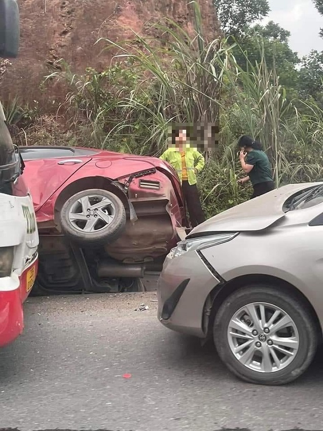 Thót tim xem clip vụ tai nạn liên hoàn 3 xe ô tô ở Thái Nguyên - Ảnh 6.
