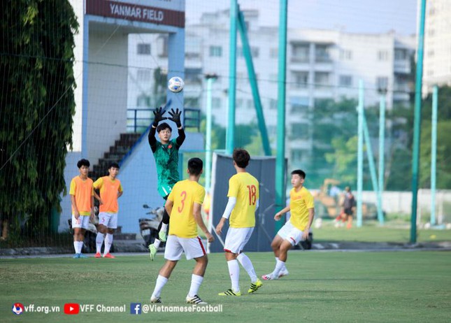 U19 Việt Nam rèn kỹ chiến thuật trước ngày lên đường sang Indonesia - Ảnh 1.