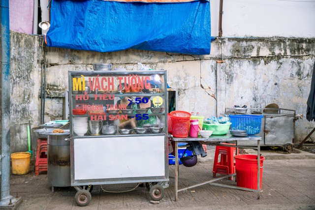  Tiệm mì Vách Tường tồn tại gần nửa thế kỷ ở An Giang tiết lộ độc chiêu hút khách từ nồi thịt bằm hay bị nhầm là thịt kho  - Ảnh 2.