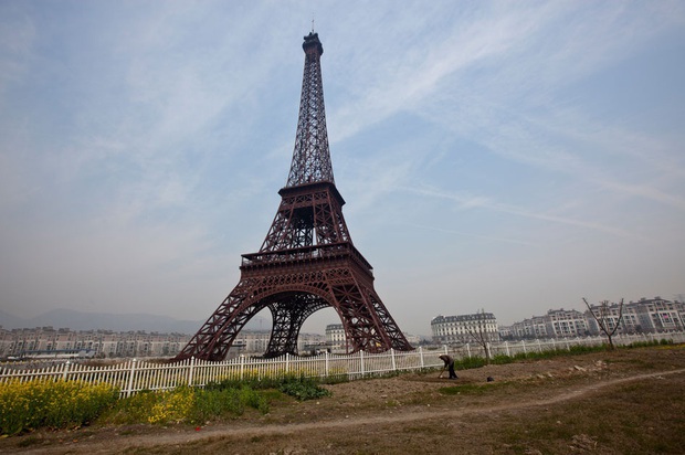 “Paris phiên bản lỗi” bỏ hoang của Trung Quốc: Từ tham vọng về thành phố hoa lệ giữa lòng châu Á tới cảnh ngán ngẩm hiện tại  - Ảnh 4.