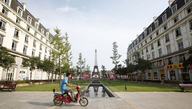 “Paris phiên bản lỗi” bỏ hoang của Trung Quốc: Từ tham vọng về thành phố hoa lệ giữa lòng châu Á tới cảnh ngán ngẩm hiện tại  - Ảnh 10.