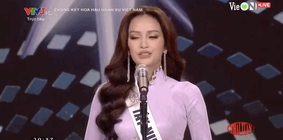 Chung kết Hoa hậu Hoàn vũ Việt Nam 2022: Top 10 lộng lẫy trong trang phục dạ hội - Ảnh 1.