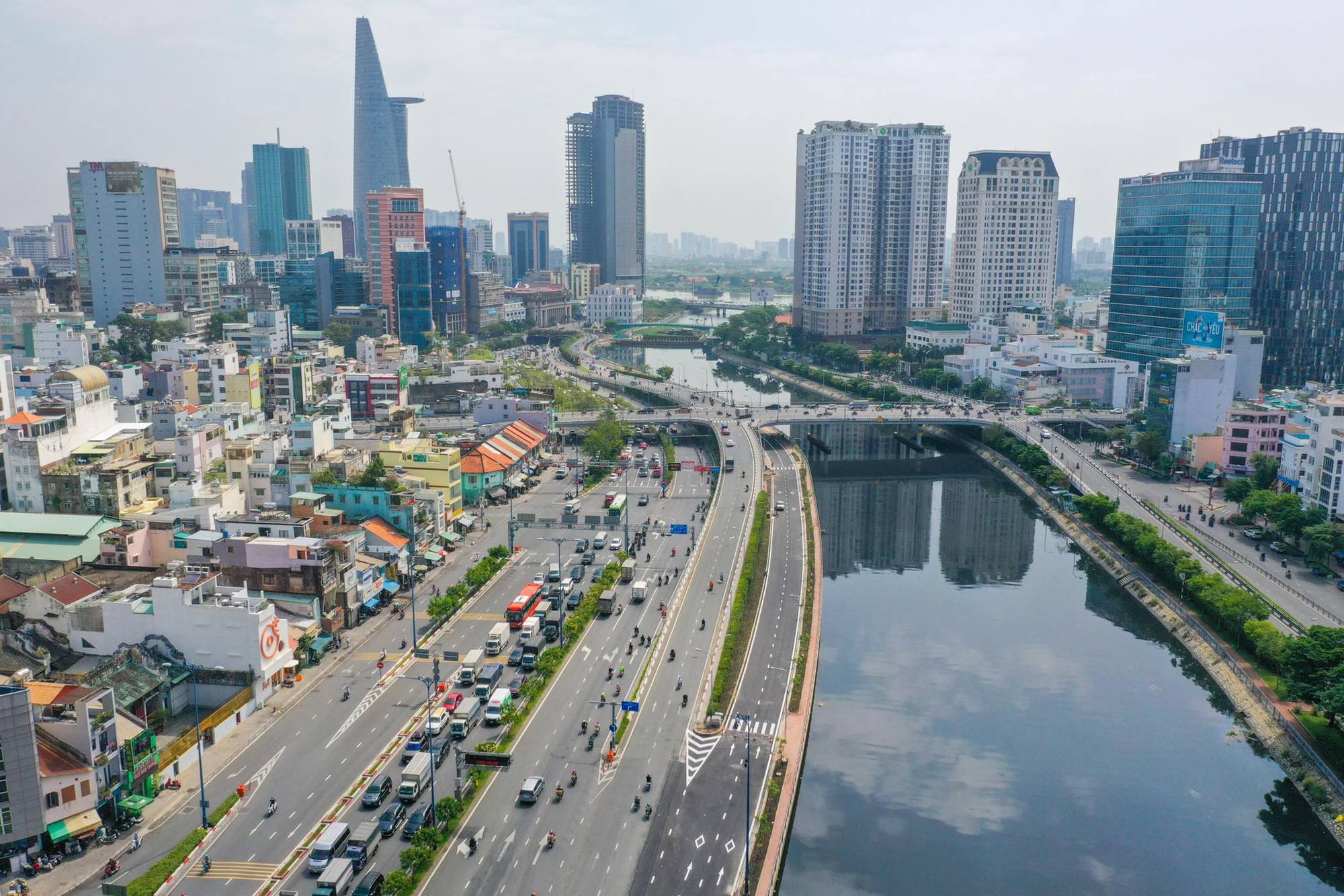 Cận cảnh đại lộ rộng 70 m, sắp có tuyến BRT đầu tiên ở TP. HCM - Ảnh 1.