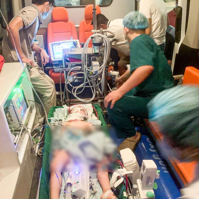 Ekip bác sỹ BV Nhi Trung ương vượt 700km trong đêm, cứu sống bé trai 3 tuổi bị phù phổi cấp: Chỉ một sự cố nhỏ cũng nguy hiểm đến tính mạng của trẻ - Ảnh 1.