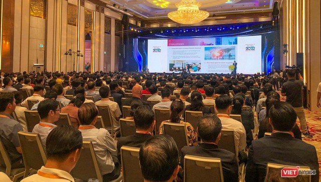 FPT muốn đầu tư “khủng” vào Đà Nẵng: Đào tạo 10.000 lập trình viên vào năm 2023 - Ảnh 1.