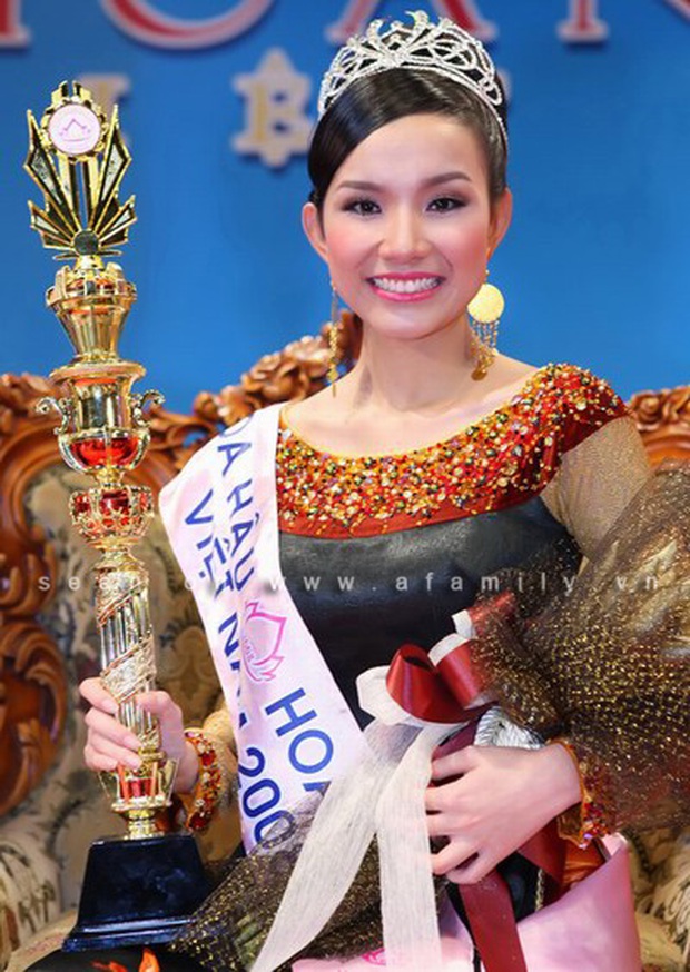 4 mỹ nhân đăng quang Hoa hậu Hoàn vũ Việt Nam: Thuỳ Lâm - Phạm Hương ở ẩn, HHen Niê ghi nhiều dấu ấn - Ảnh 1.