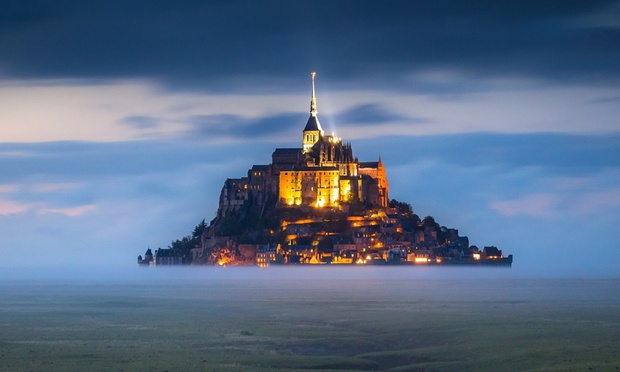 Ngắm lâu đài trên biển có thật ở nước Pháp: Khung cảnh cổ tích choáng ngợp chỉ hiện ra đúng một buổi trong ngày - Ảnh 2.