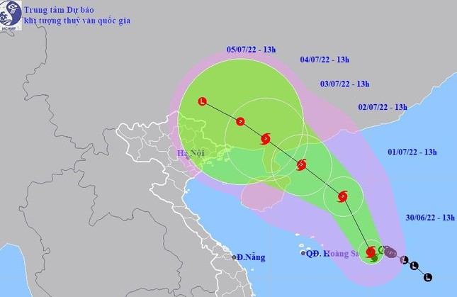 Vì sao bão số 1 rất nguy hiểm với nước ta dù dự báo đổ bộ vào Trung Quốc? - Ảnh 1.