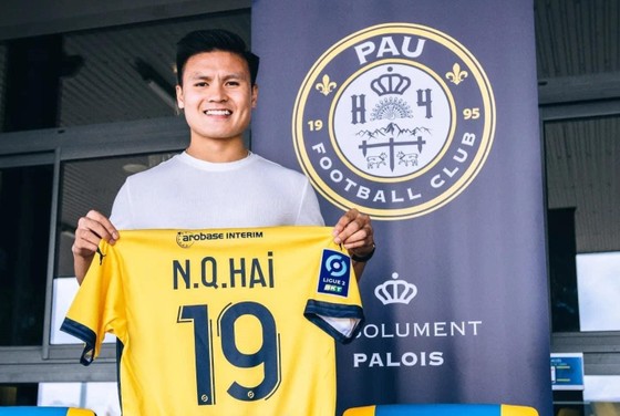 ‘Bàn thắng để đời’ của Quang Hải dành cho Pau FC - Ảnh 1.