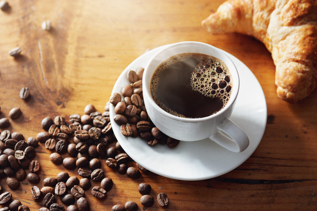 Người uống cà phê có tuổi thọ cao hơn người không uống - Ảnh 3.