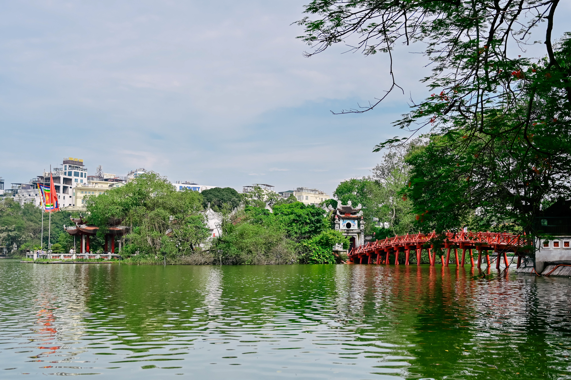 Những đảo đặc biệt ở Hà Nội: Nơi có tháp biểu tượng, nơi có chùa cổ nhất thủ đô - Ảnh 3.