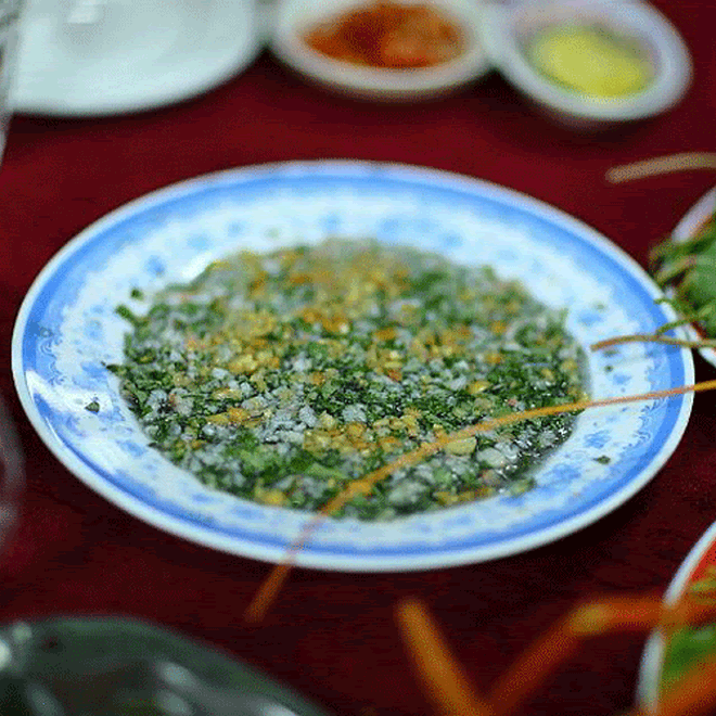 Ở Việt Nam có món tiết canh trong suốt giá gần nửa triệu bạc, không phải ai cũng có cơ hội thưởng thức - Ảnh 9.