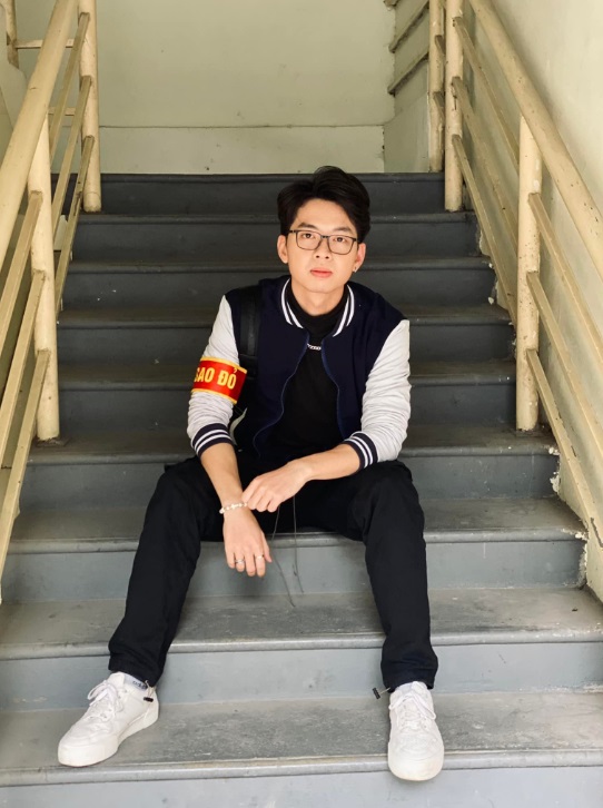 Chàng trai gây sốt tại tour đêm Nhà tù Hỏa Lò: Chỉ sợ mọi người nhìn mình lúc bỏ khẩu trang ra lại bất ngờ - Ảnh 6. Chàng trai gây sốt tại tour đêm Nhà tù Hỏa Lò: Chỉ sợ mọi người nhìn mình lúc bỏ khẩu trang ra lại bất ngờ - Ảnh 6.