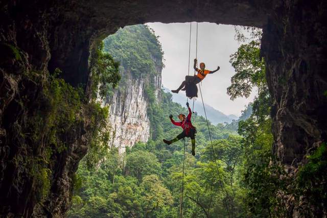 Selling an exclusive rope swing tour for 35 million VND in Quang Binh, the startup made Shark Hung immediately spend 400 million VND to get priority to close the deal: 12 billion for 25% stake!  - Photo 2.