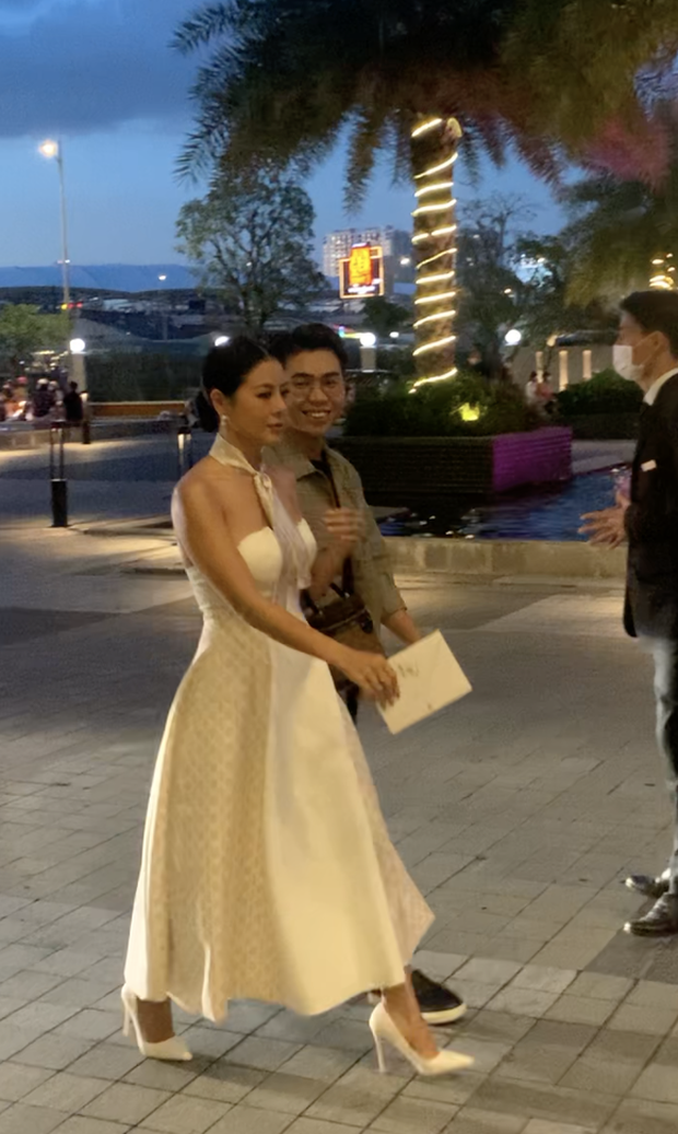 Đám cưới Mạc Văn Khoa: Nghệ sĩ Hoài Linh bất ngờ xuất hiện, dàn sao đình đám hội ngộ - Ảnh 14.