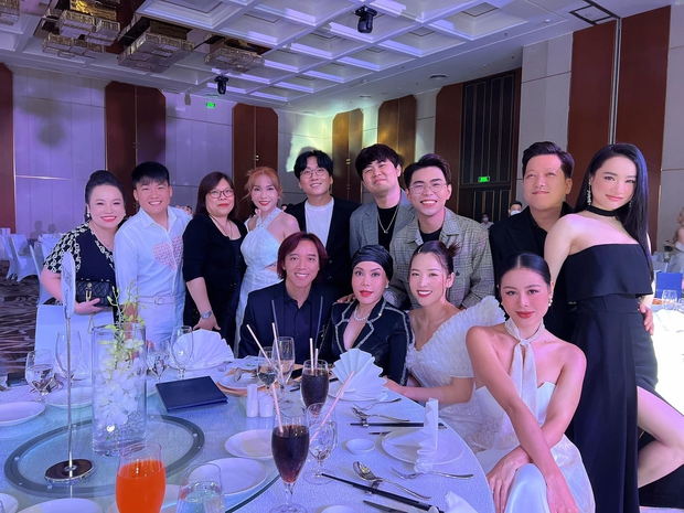 Đám cưới Mạc Văn Khoa: Nghệ sĩ Hoài Linh bất ngờ xuất hiện, dàn sao đình đám hội ngộ - Ảnh 19.