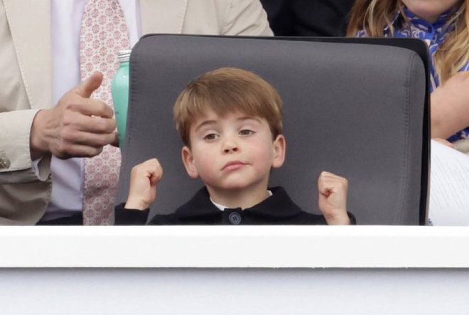 Hoàng tử bé Louis tiếp tục gây chú ý tại Đại lễ Bạch kim vì loạt biểu cảm cực dễ thương - Ảnh 7.