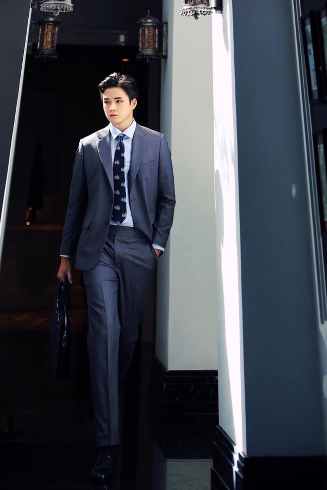 Học vấn của dàn soái ca Người Ấy Là Ai qua các mùa: Người là du học sinh Úc, người làm giảng viên đào tạo mẫu nhí - Ảnh 9. Học vấn của dàn soái ca Người Ấy Là Ai qua các mùa: Người là du học sinh Úc, người làm giảng viên đào tạo mẫu nhí - Ảnh 9.