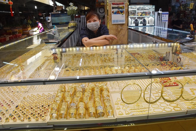 Giá vàng hôm nay 6-6: Vàng SJC lại giảm mạnh - Ảnh 1.