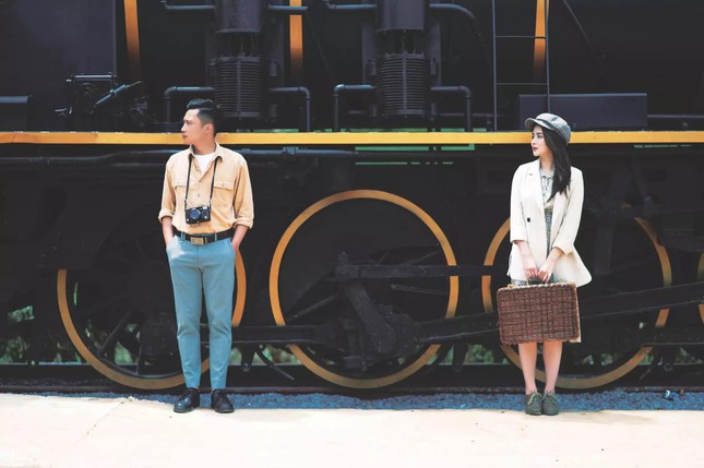 Brand new check-in place in Da Lat: The scene of the train in the middle of a flower field as beautiful as the European sky - Photo 9.