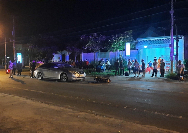 Blue car in Vinh Long caused an accident, one person died - Photo 1.