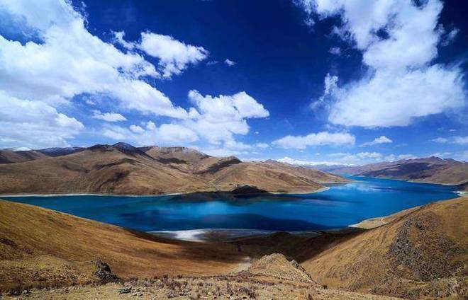 Yamdrok - hồ nổi tiếng nhất Tây Tạng có trữ lượng cá cả triệu tấn nhưng không ai dám ăn, lý do khiến nhiều người bất ngờ - Ảnh 1.