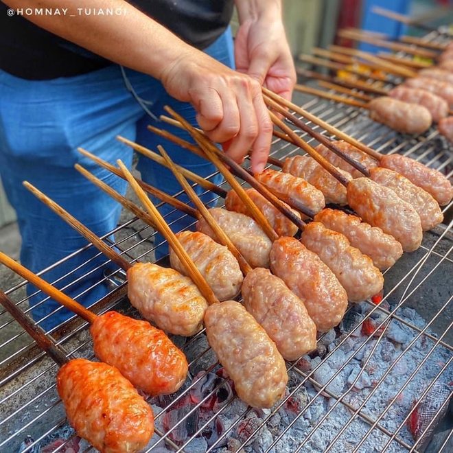 Chảy nước miếng với những món ăn gắn liền tên với các khu chợ nổi tiếng ở TP.HCM - Ảnh 17.