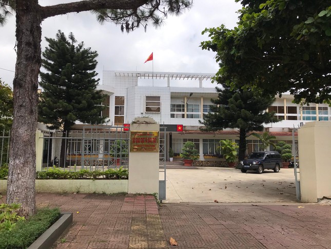 To lose billions of dollars, Gia Lai Province directed to review the director of the Department of Education and Training - Photo 1.