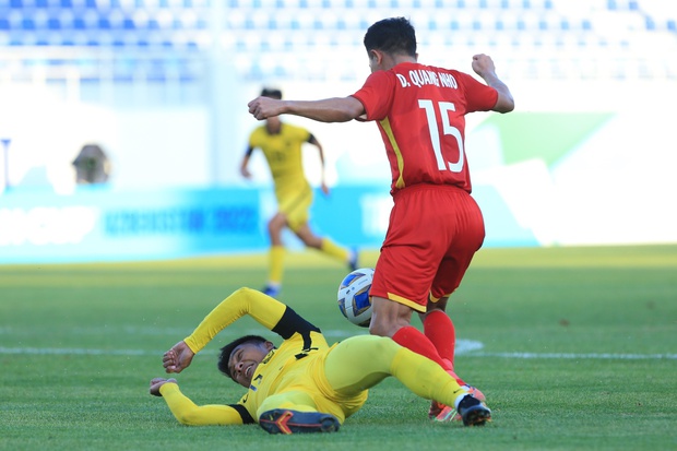 Điểm nhấn trận đấu U23 Việt Nam vs U23 Malaysia: Trọng tài xem VAR 6 phút, thẻ đỏ và phạt đền - Ảnh 1.
