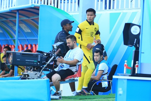 Highlights of the match U23 Vietnam vs U23 Malaysia: The referee watched VAR for 6 minutes, red card and penalty - Photo 9.