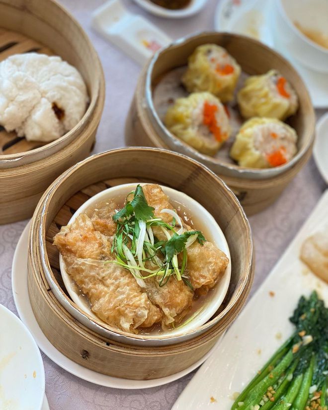 Gợi ý 5 nhà hàng món Hoa ăn ngon, view xịn ngay tại TP.HCM: Ai thèm dimsum hay vịt tiềm cứ quẹo lựa - Ảnh 25.