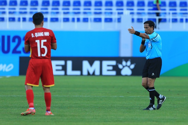 Highlights of the match U23 Vietnam vs U23 Malaysia: The referee watched VAR for 6 minutes, red card and penalty - Photo 5.