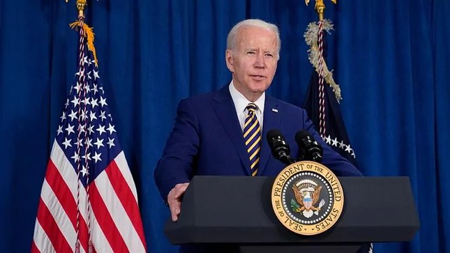  Ông Biden bị chê né tránh báo chí  - Ảnh 1.