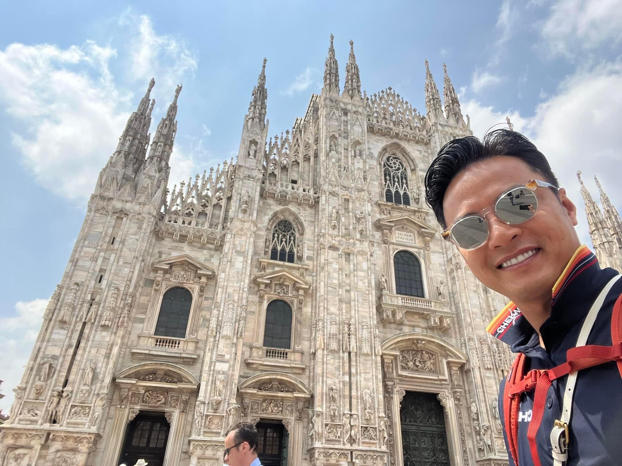 “Hồng Đăng có xin tôi đi nước ngoài nhưng tôi bận nên chưa ký” - Ảnh 1. “Hồng Đăng có xin tôi đi nước ngoài nhưng tôi bận nên chưa ký” - Ảnh 1.