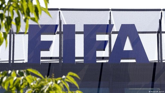 FIFA đã nhận gần 300 triệu USD thu về từ tham nhũng - Ảnh 1.