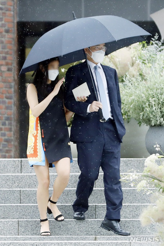 Chân dung con rể Hyundai: Du học trường top ở Mỹ, gây ấn tượng vì hành động lịch thiệp với vợ trong lễ cưới - Ảnh 2.