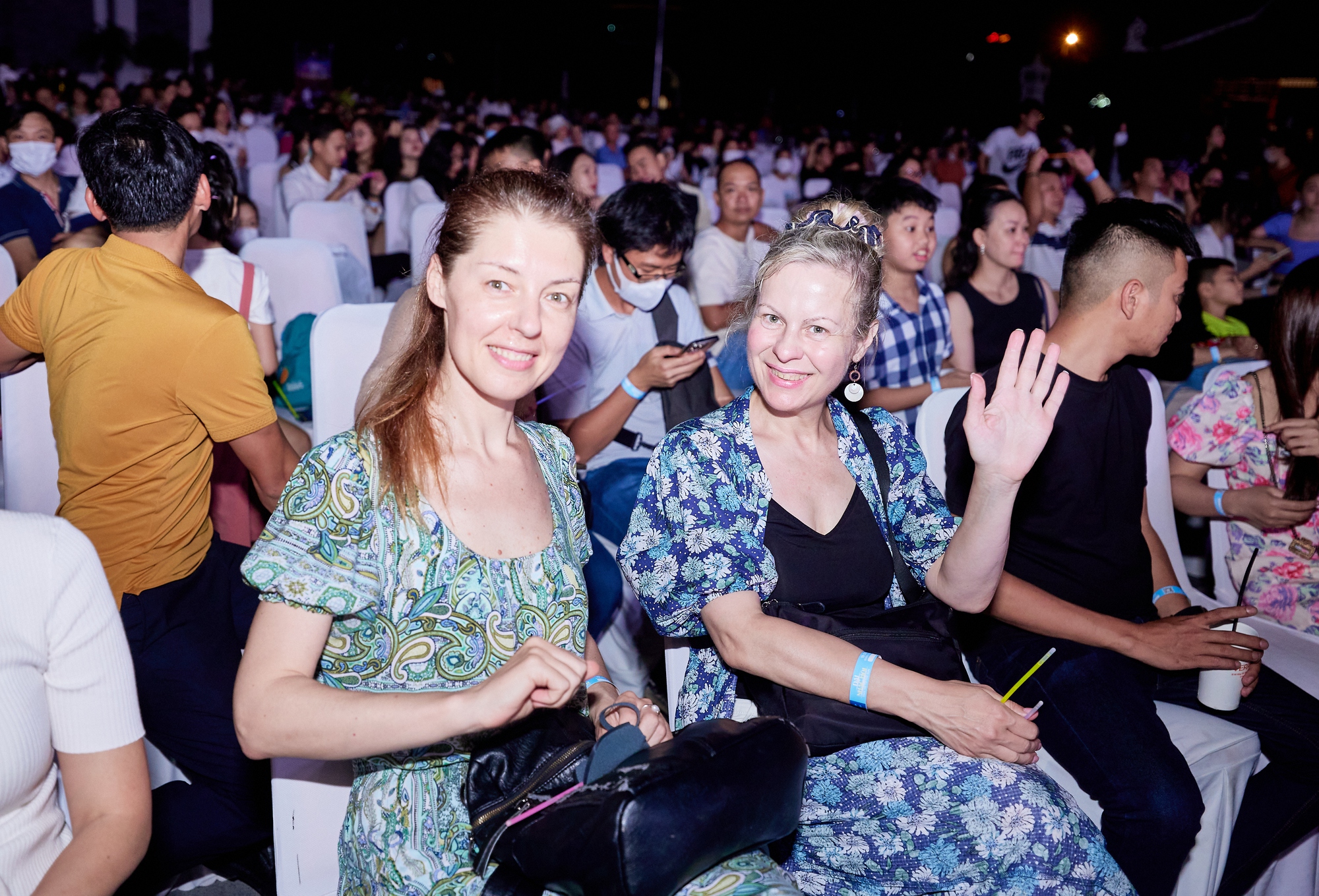 Đà Nẵng: Pháo hoa rực sáng báo hiệu sự hồi sinh của ngành du lịch trong đêm đại nhạc hội - Ảnh 10.